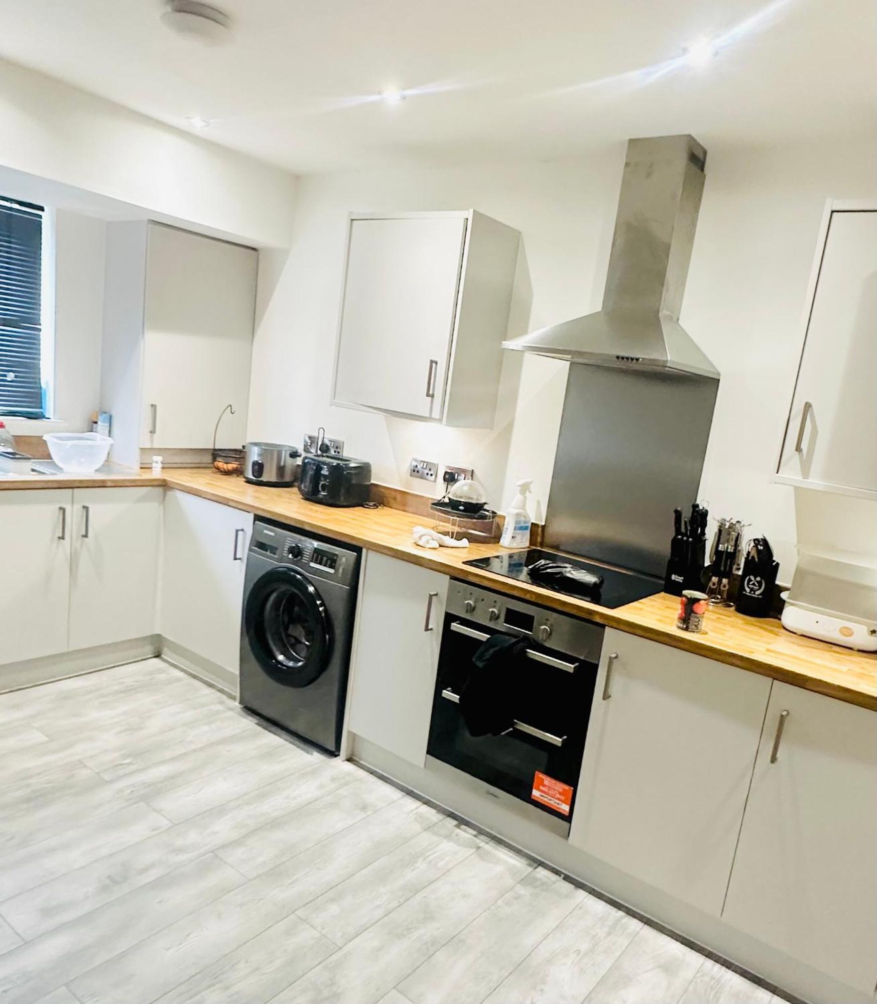 Private Modern Ensuite Near Etihad Stadium * Manchester