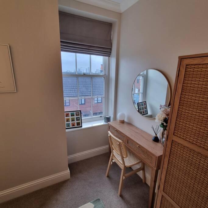 20 Min Walk From Centre *