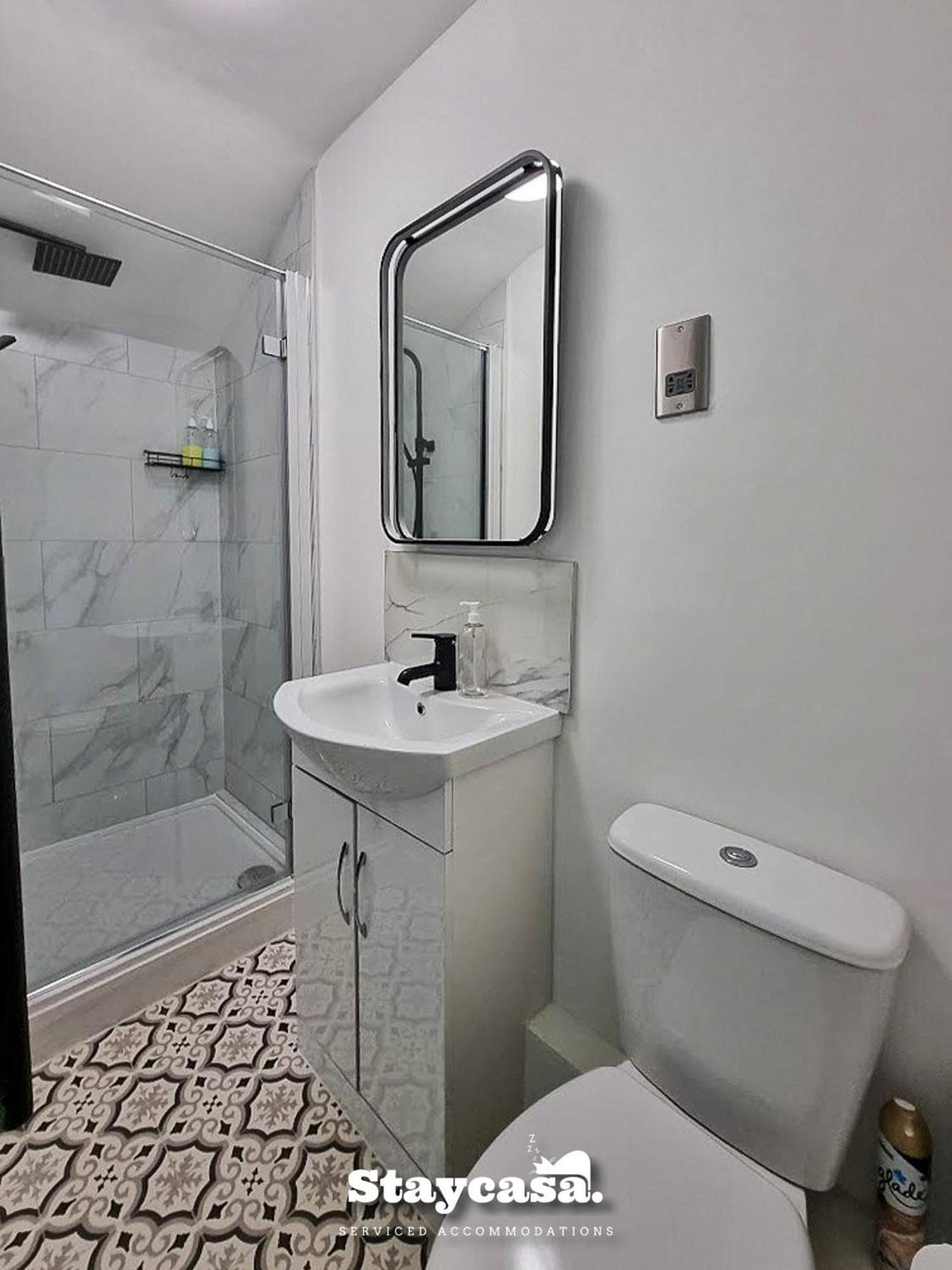 Vakantiehuis Delightful Spacious Haven With Large Driveway