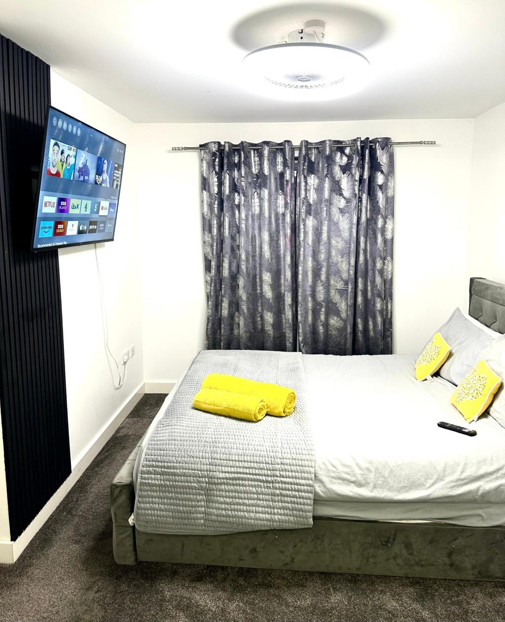 Private Modern Ensuite Near Etihad Stadium
