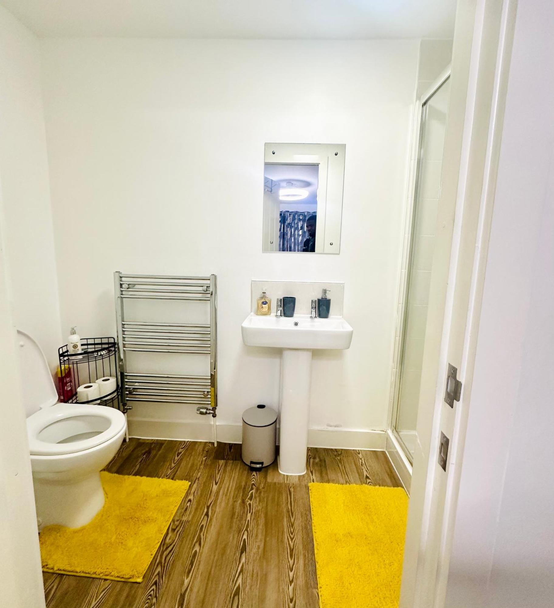 Accommodatie bij particulieren Private Modern Ensuite Near Etihad Stadium *