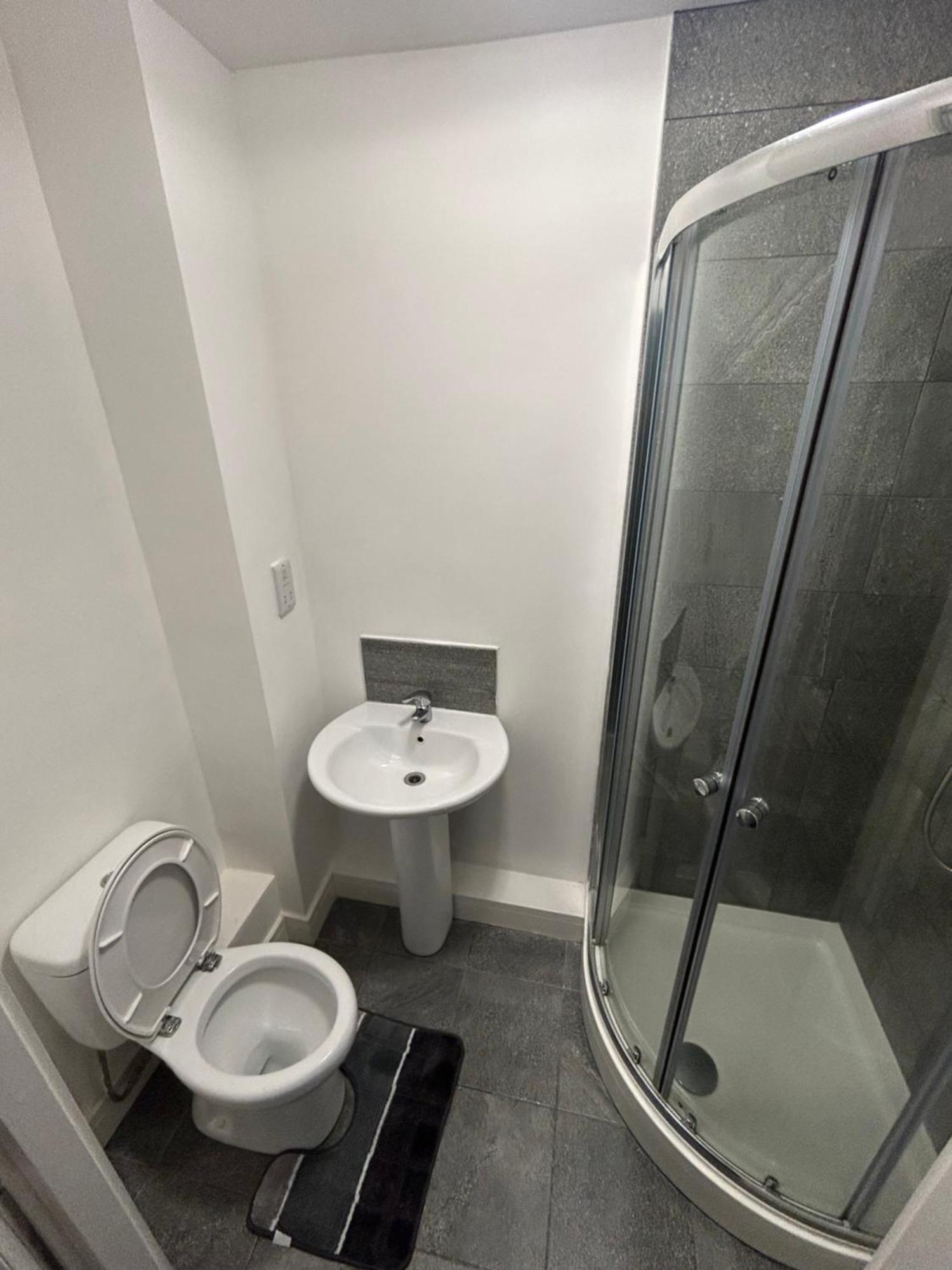 Lovely 1 Bed In Salford Apartment