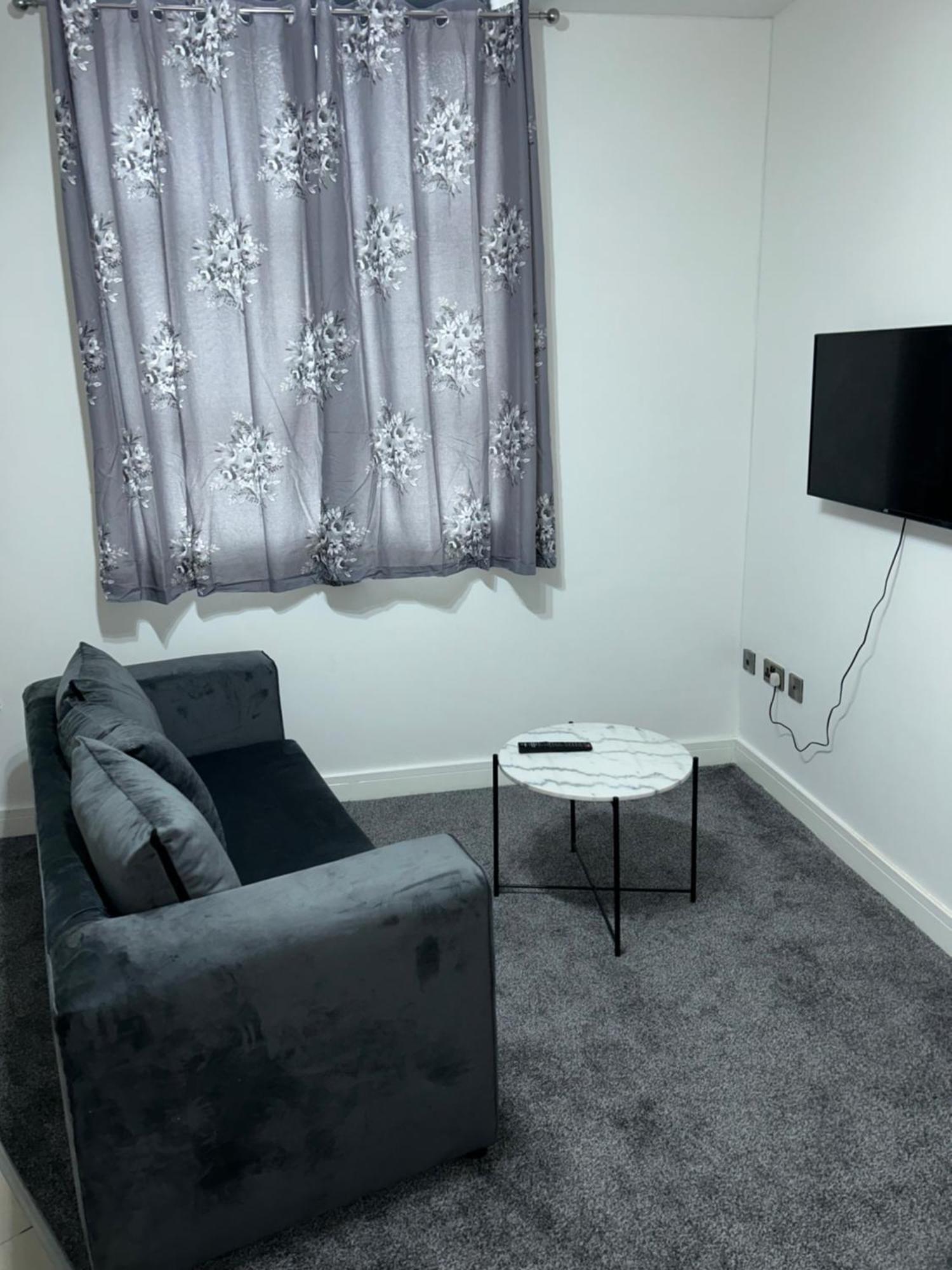 Lovely 1 Bed In Salford Apartment Manchester