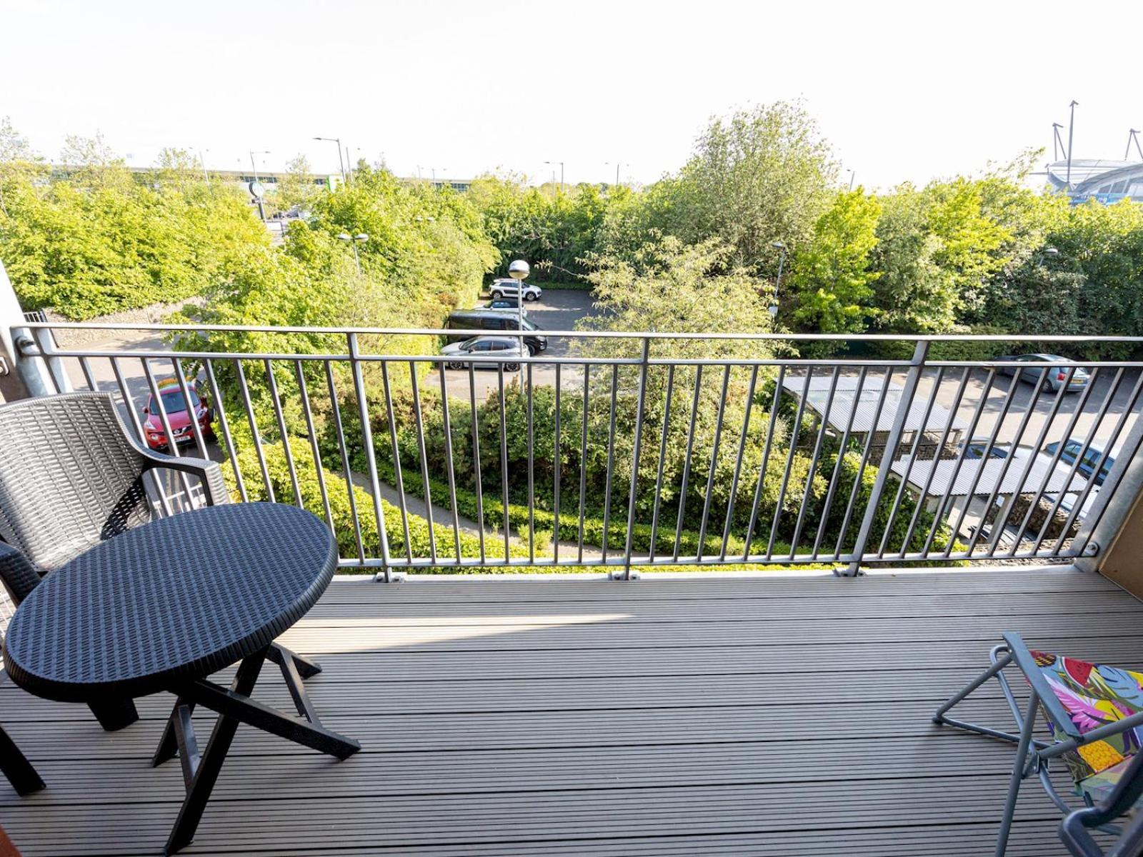 Apartment Pass The Keys Free Parking And Walking Distance Etihad Coop Arena Manchester