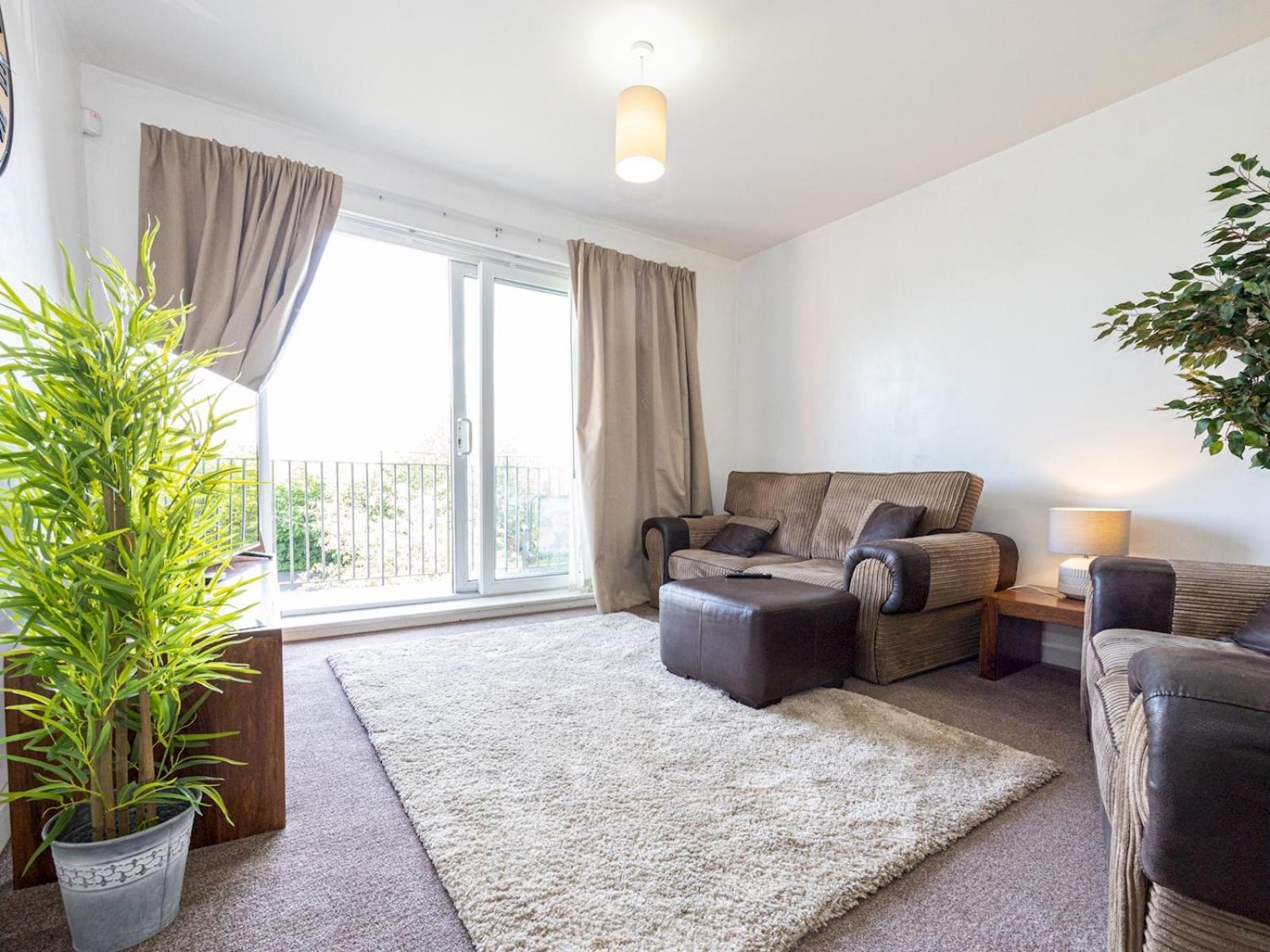 Apartment Pass The Keys Free Parking And Walking Distance Etihad Coop Arena *