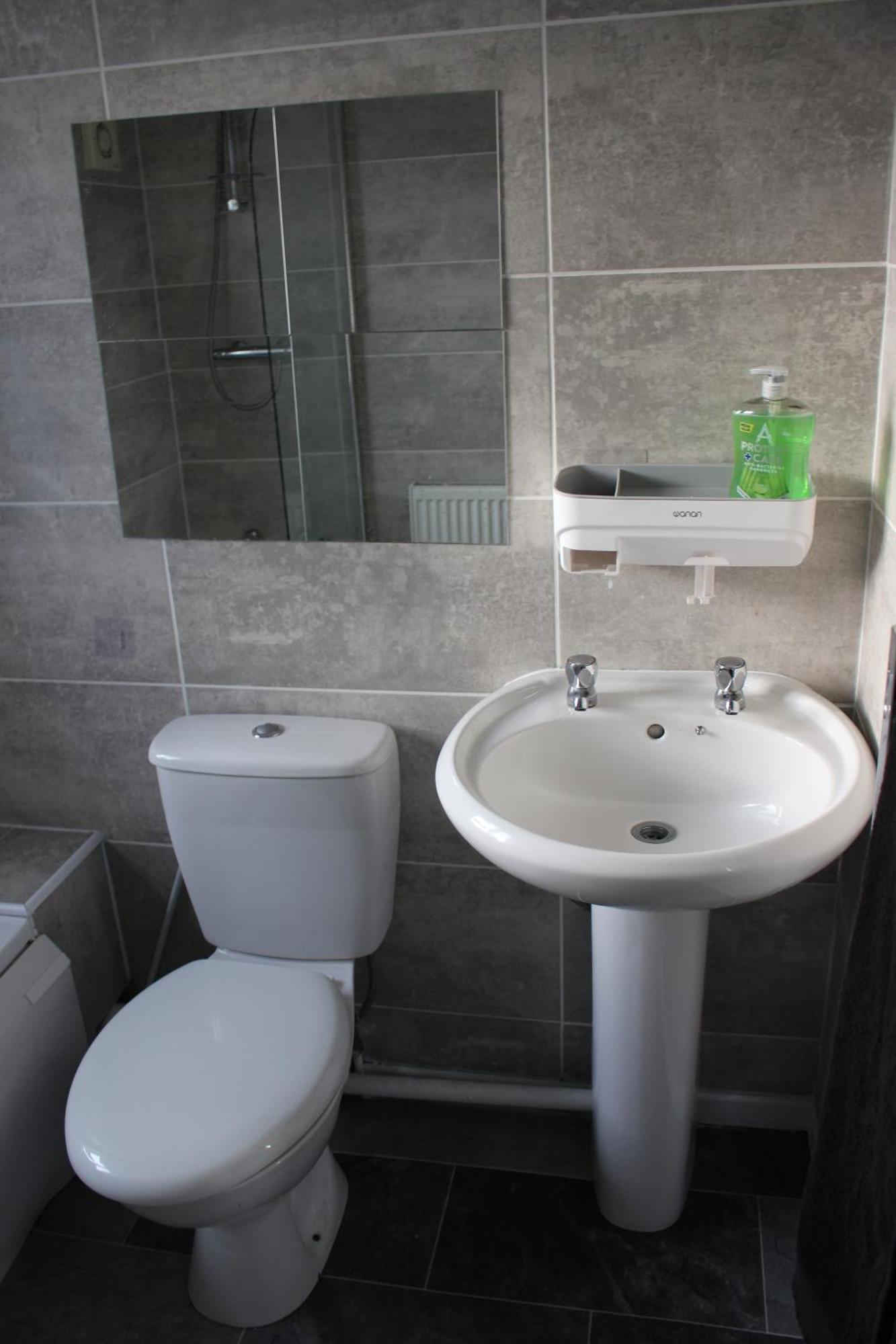 House Near Centre & Etihad, Free Parking & Garden Manchester