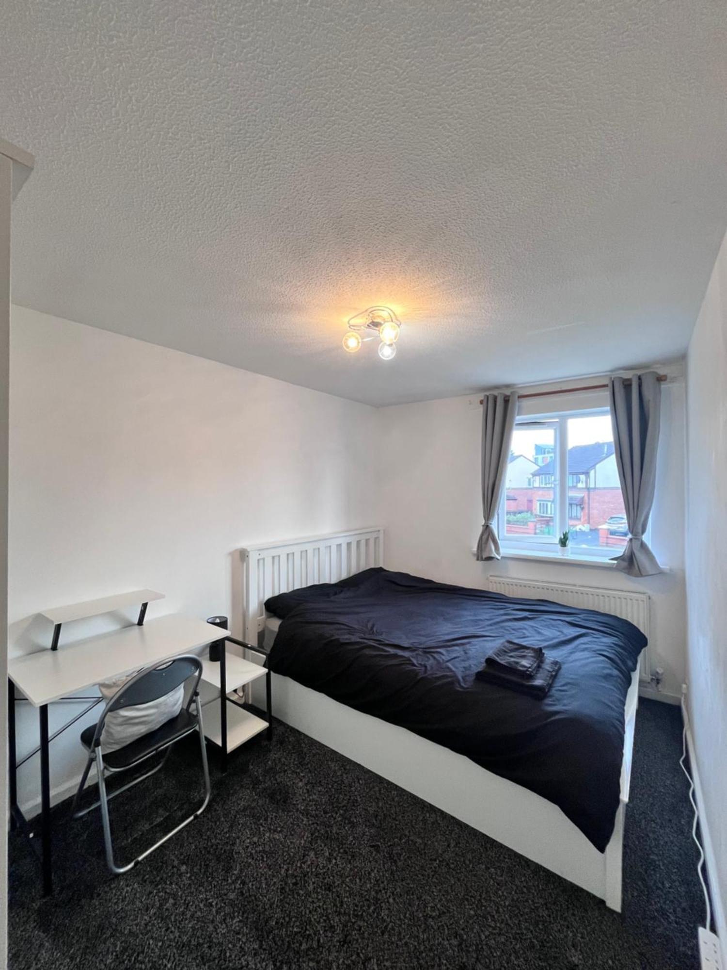 House Near Centre & Etihad, Free Parking & Garden Appartement