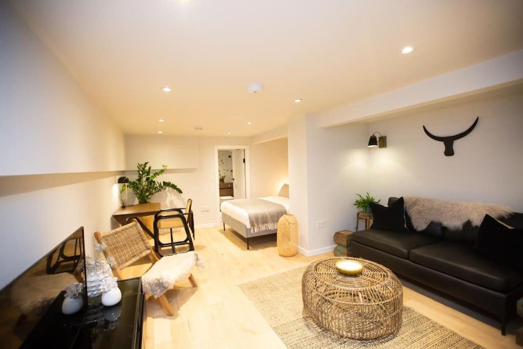 Chorlton Stylish & Roof Terrace Apartment Manchester