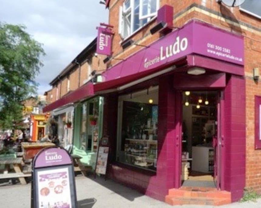 Chorlton Stylish & Roof Terrace Apartment *