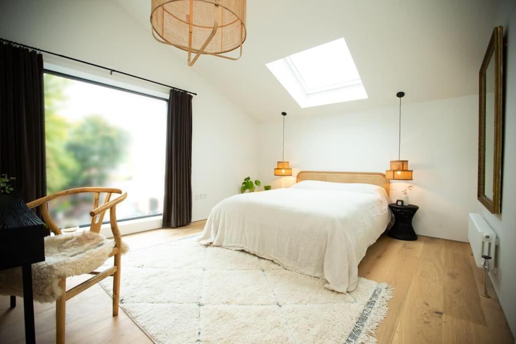 Chorlton Stylish & Roof Terrace Apartment