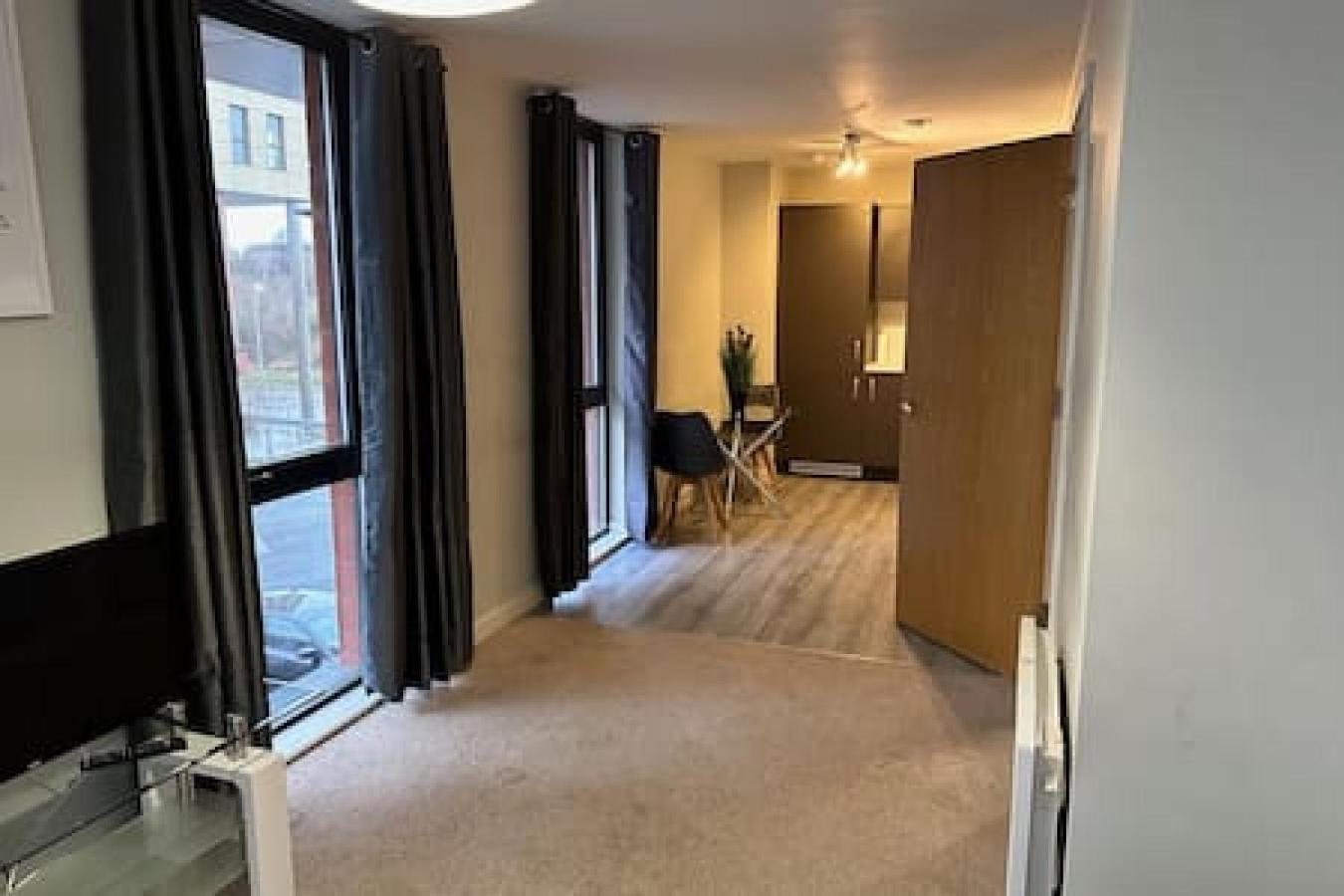 Apartment Airy 1 Bed Sleeps 2