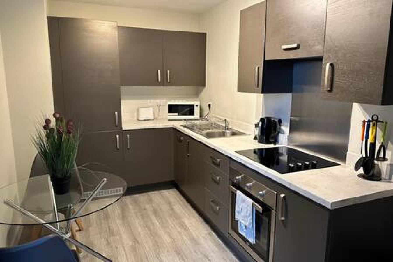 Airy 1 Bed Sleeps 2 *