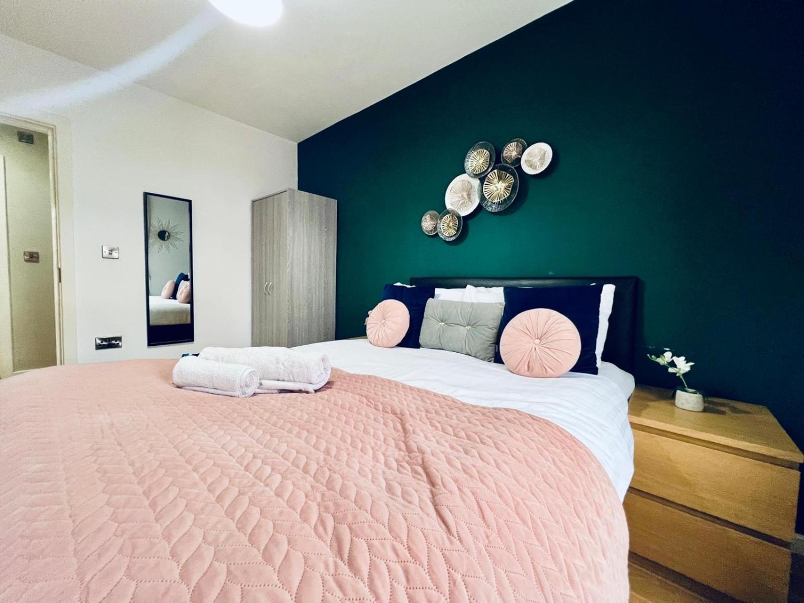 Apartment Lovely 3 Dbl Bed *