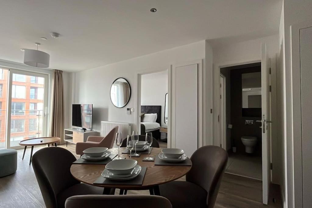 Luxury 2 Bedroom In *