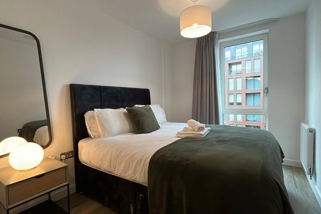 Luxury 2 Bedroom In Apartment *