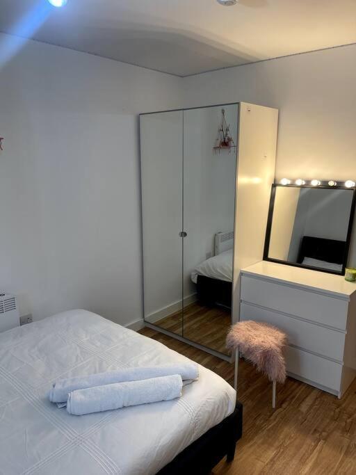 Cozie 1 Bedroom *