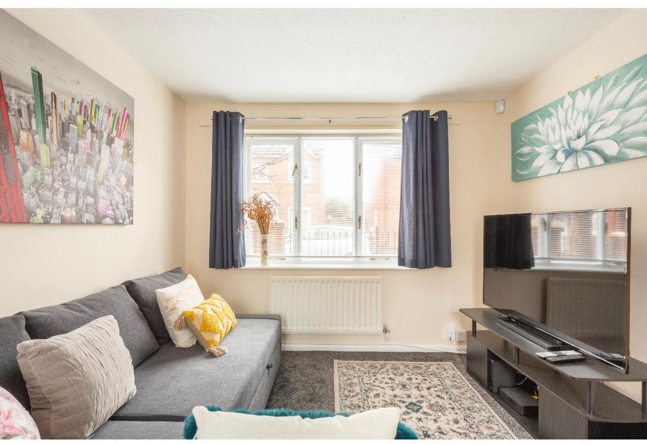 Apartment New Getaway - Free Gated Parking With Fob