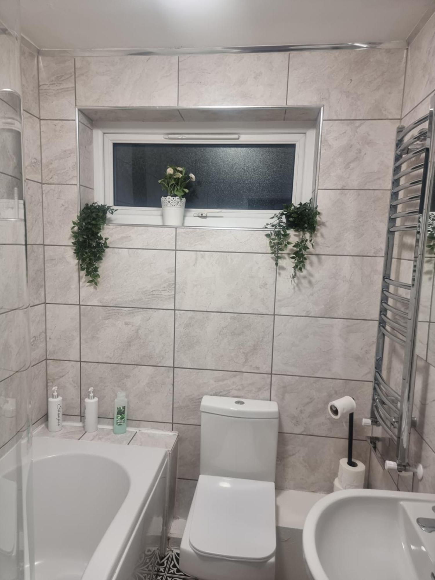 Spacious House In Holiday home Manchester