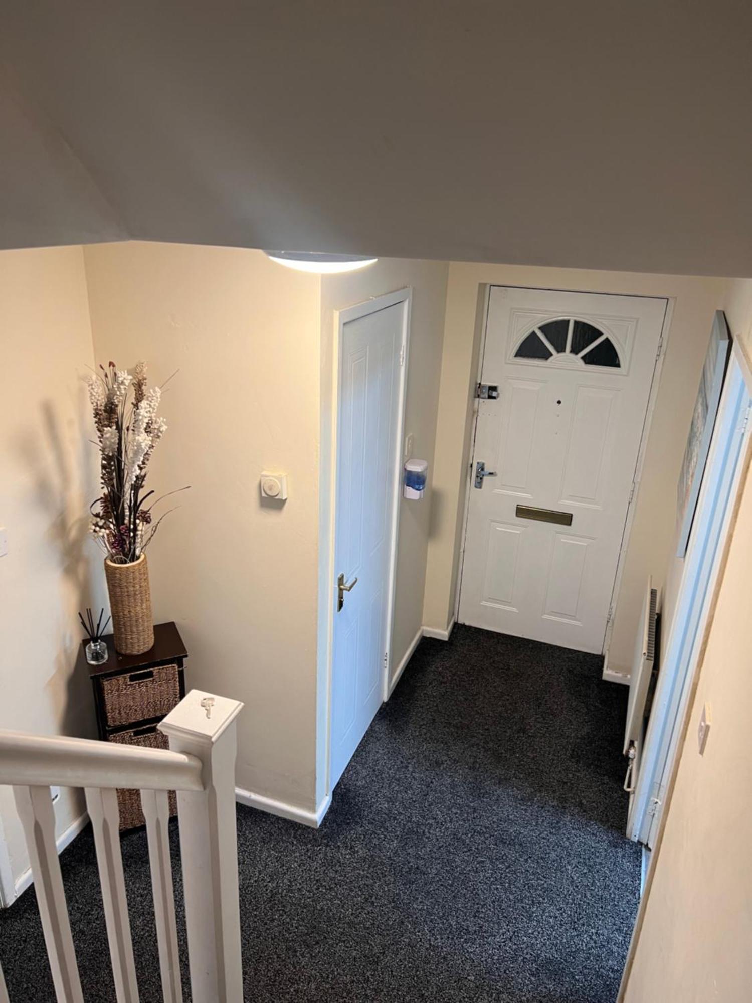 Apartment New Getaway - Free Gated Parking With Fob