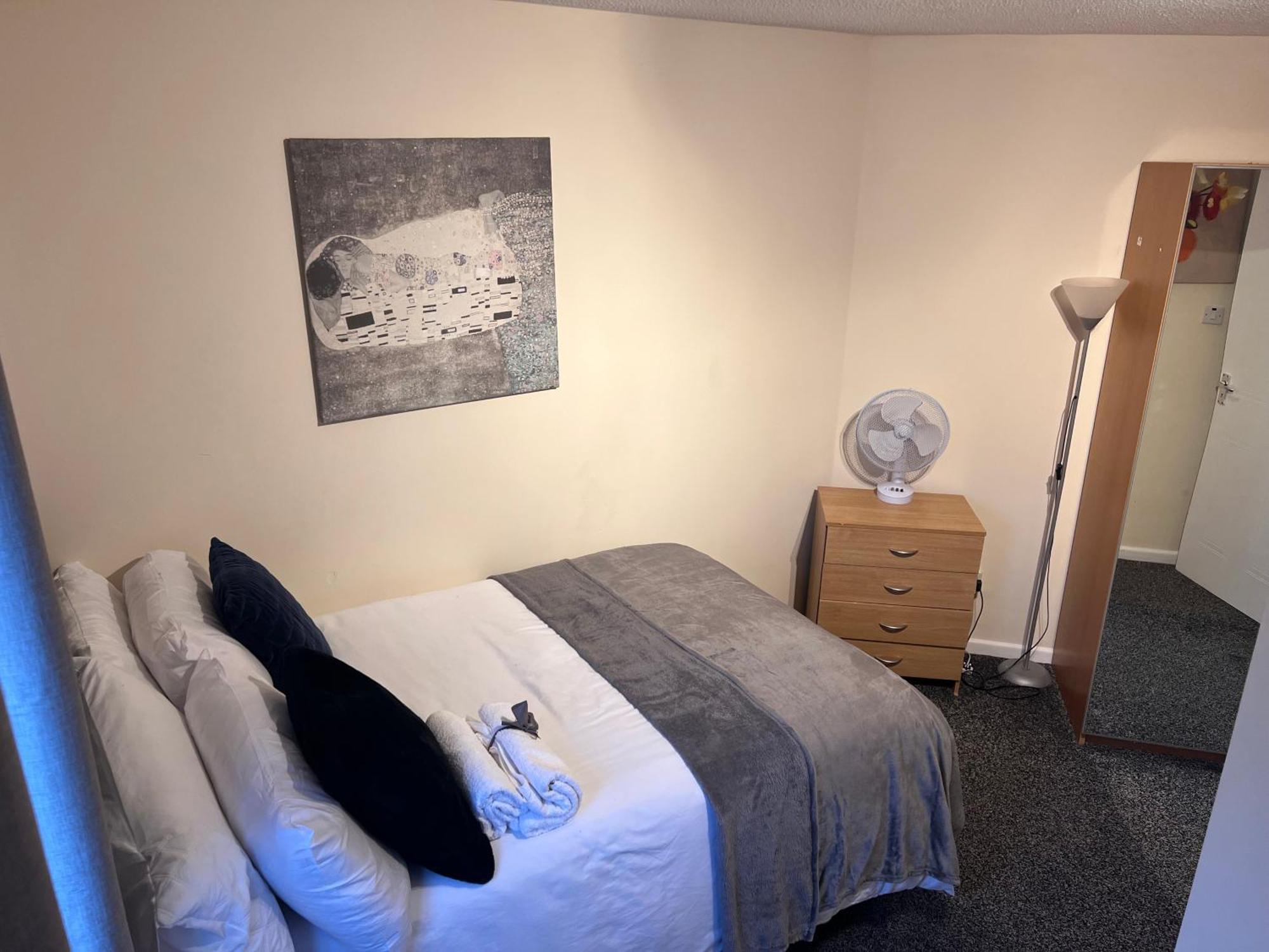 New Getaway - Free Gated Parking With Fob Apartment