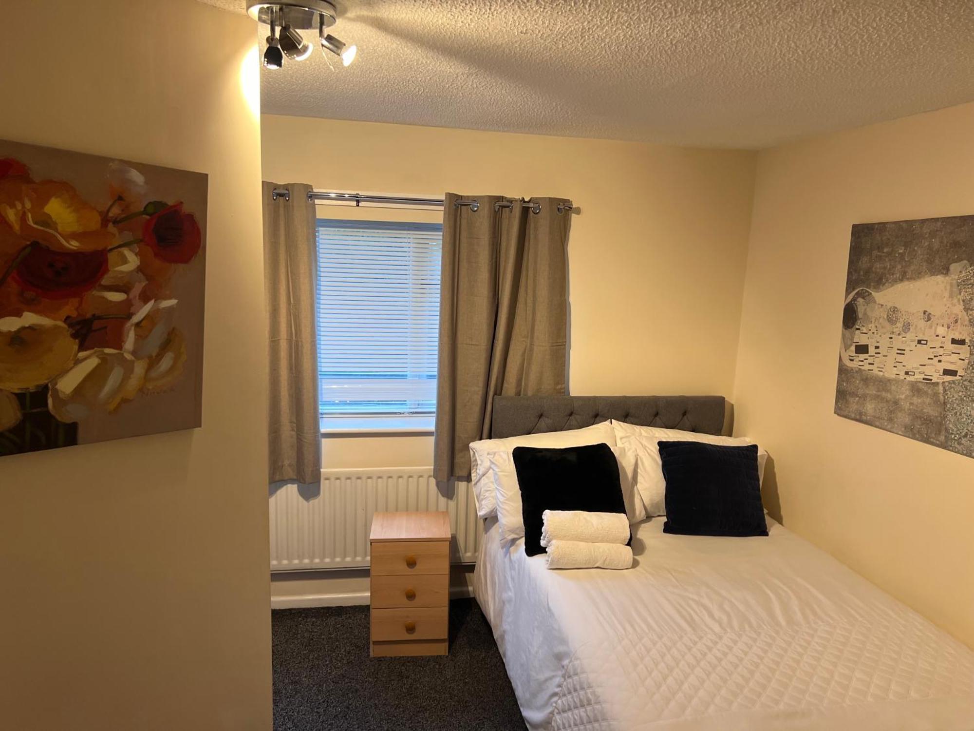 New Getaway - Free Gated Parking With Fob Apartment Manchester