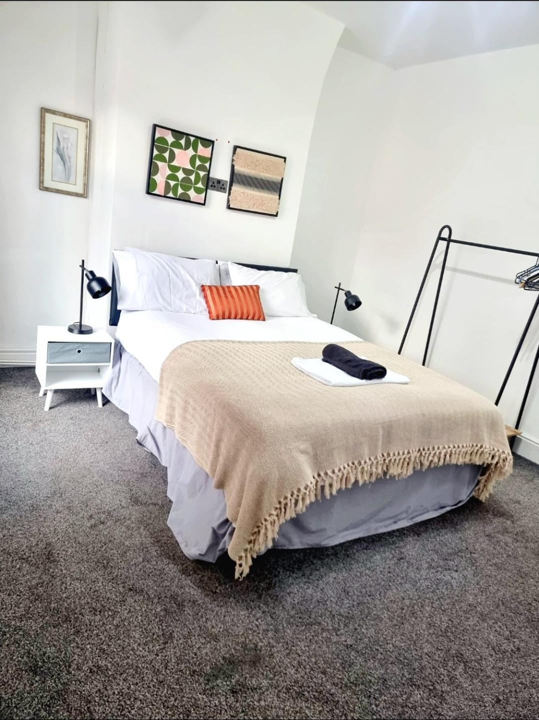Vakantiehuis Gorgeous Stylish Cheri Victorian House In *