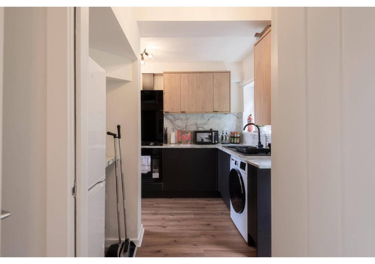 Cozy 3 Bd House, Perfect For Large Group Of 6