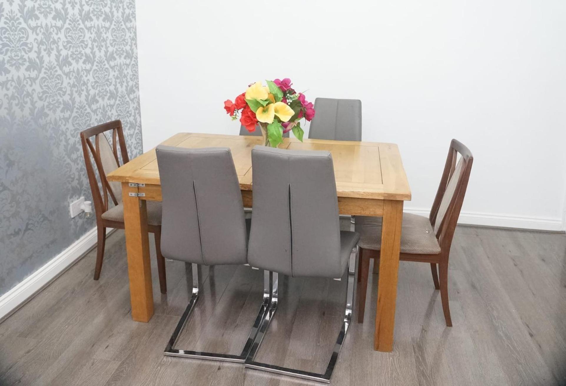 Cheadle House Holidays Holiday home