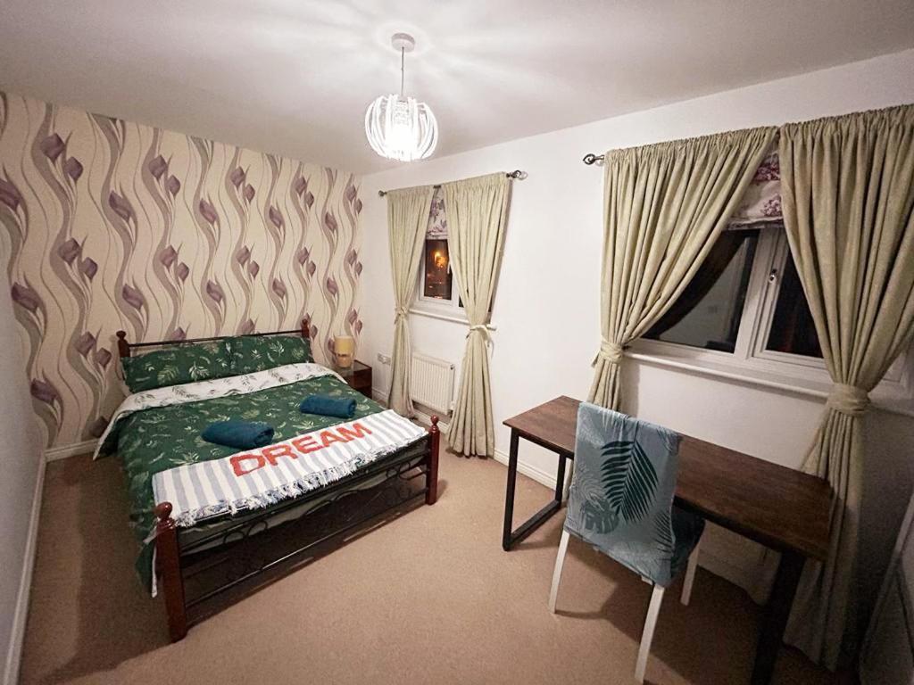 Gasthuis Queens Rooms, A Perfect Stay, Next To Shopping Parks And Central Manchester