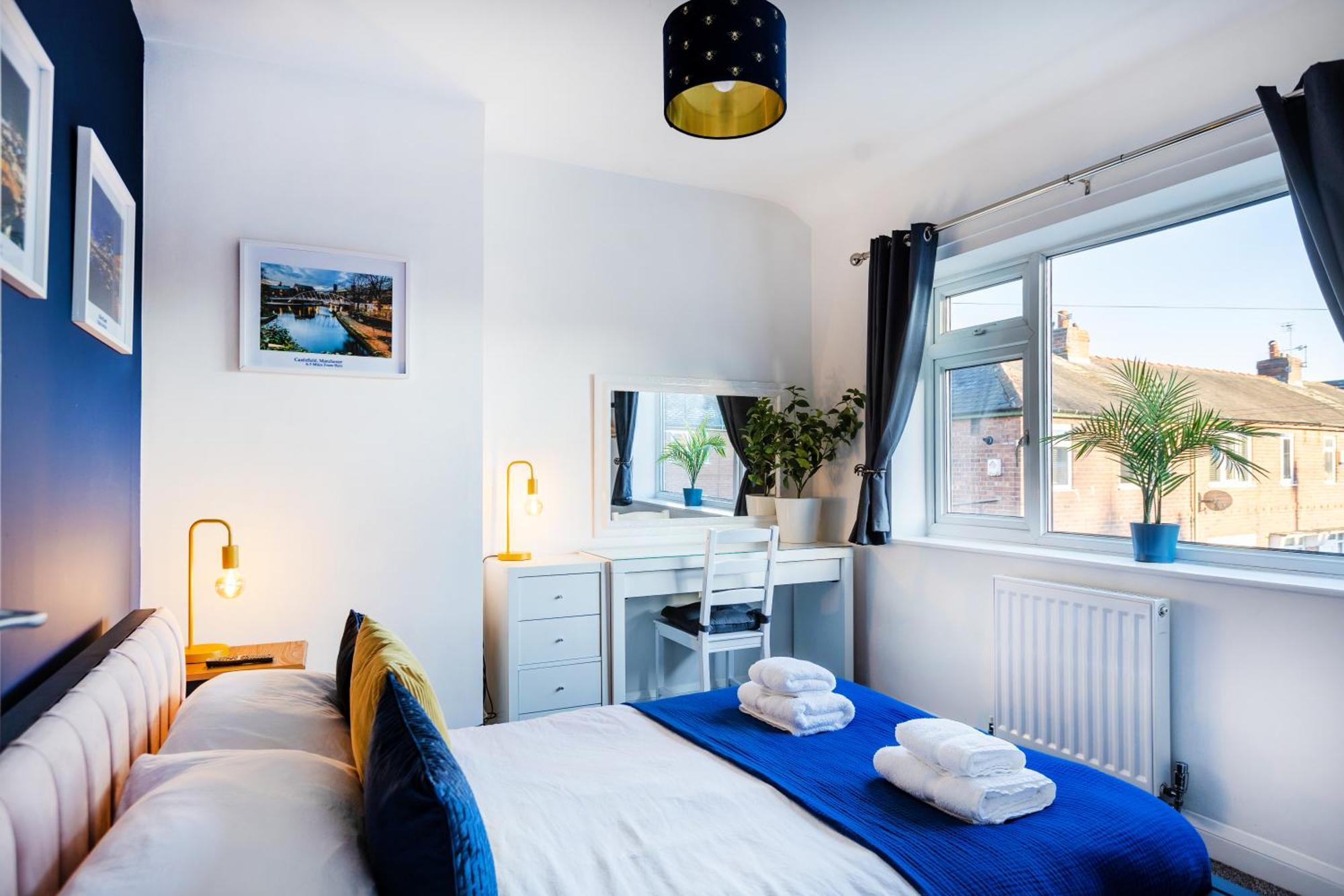 The Heart - Cosy 3 Bedroom House With Double Driveway And Garden In *