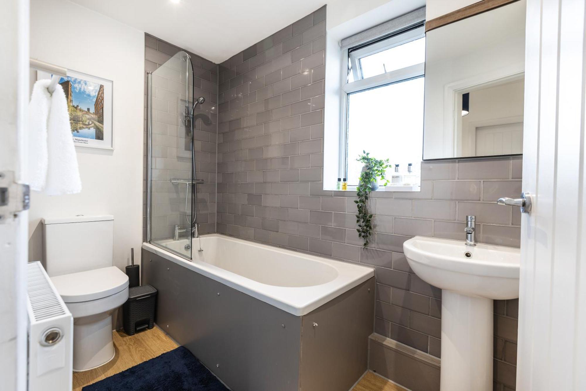 Holiday home The Heart - Cosy 3 Bedroom House With Double Driveway And Garden In Manchester