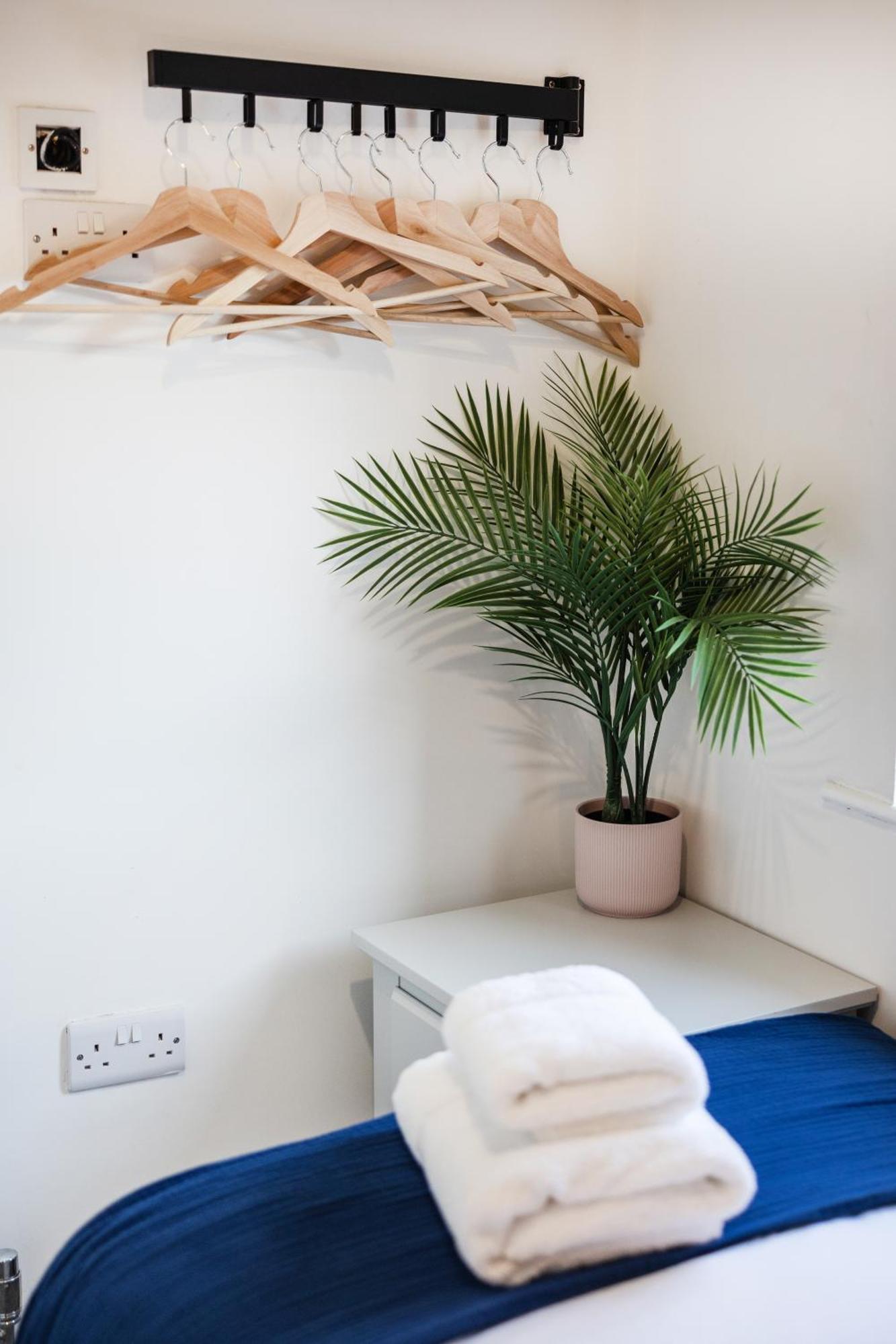 The Heart - Cosy 3 Bedroom House With Double Driveway And Garden In * Manchester