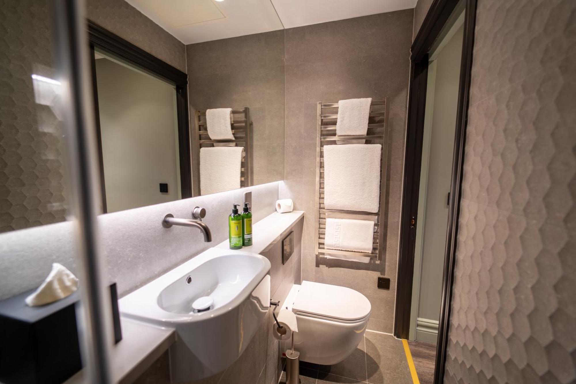 Hotel Forty-seven 5*