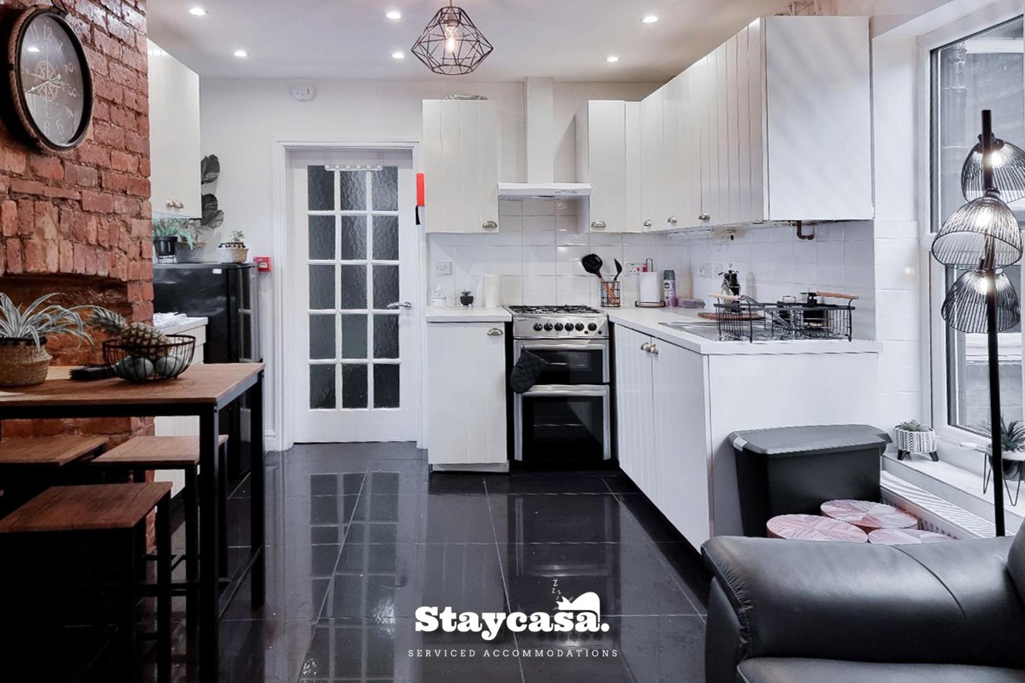 Vakantiehuis Charming 6-Bed Near Alexandra Park - Free Parking *