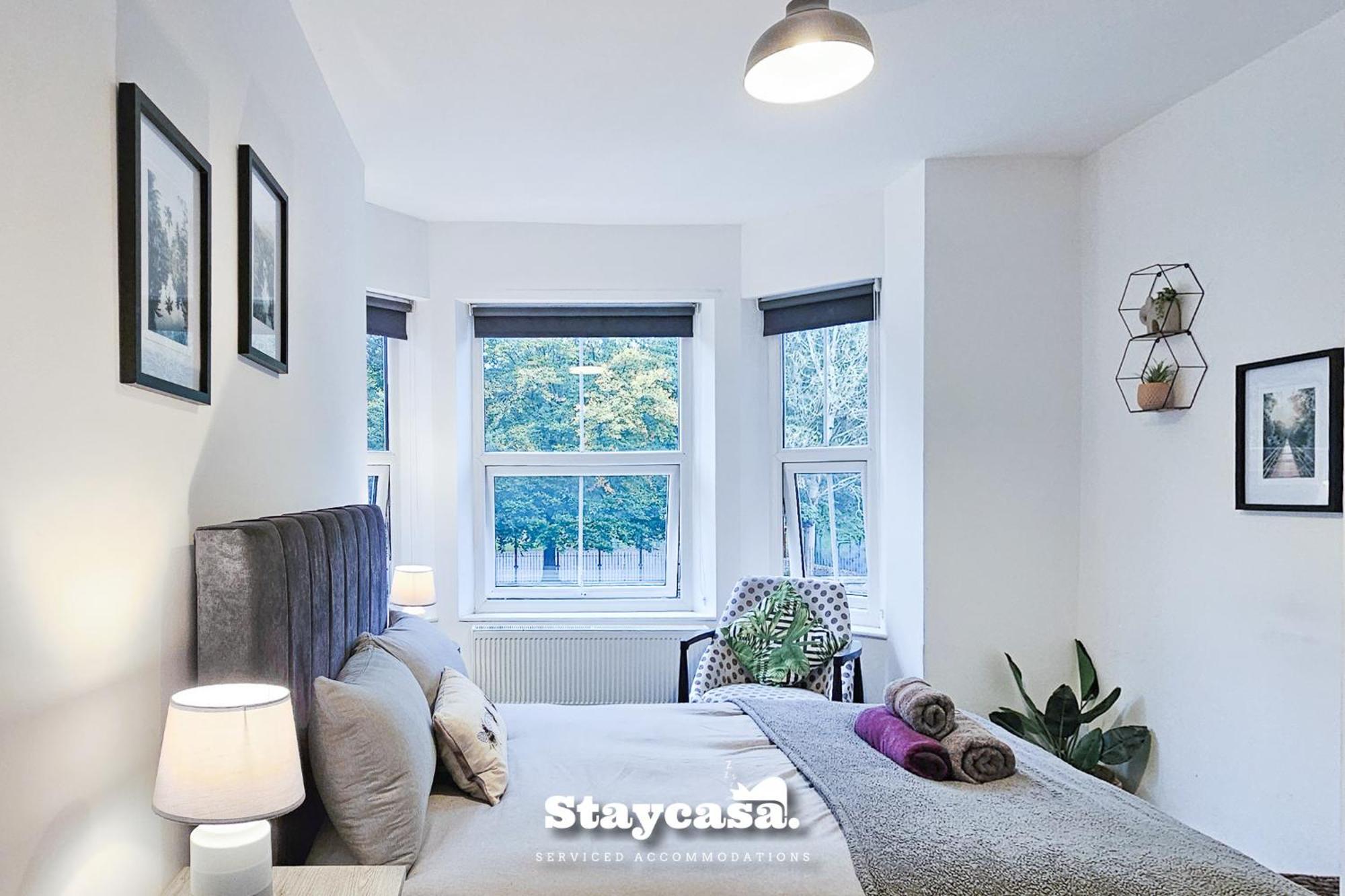 Charming 6-Bed Near Alexandra Park - Free Parking Vakantiehuis