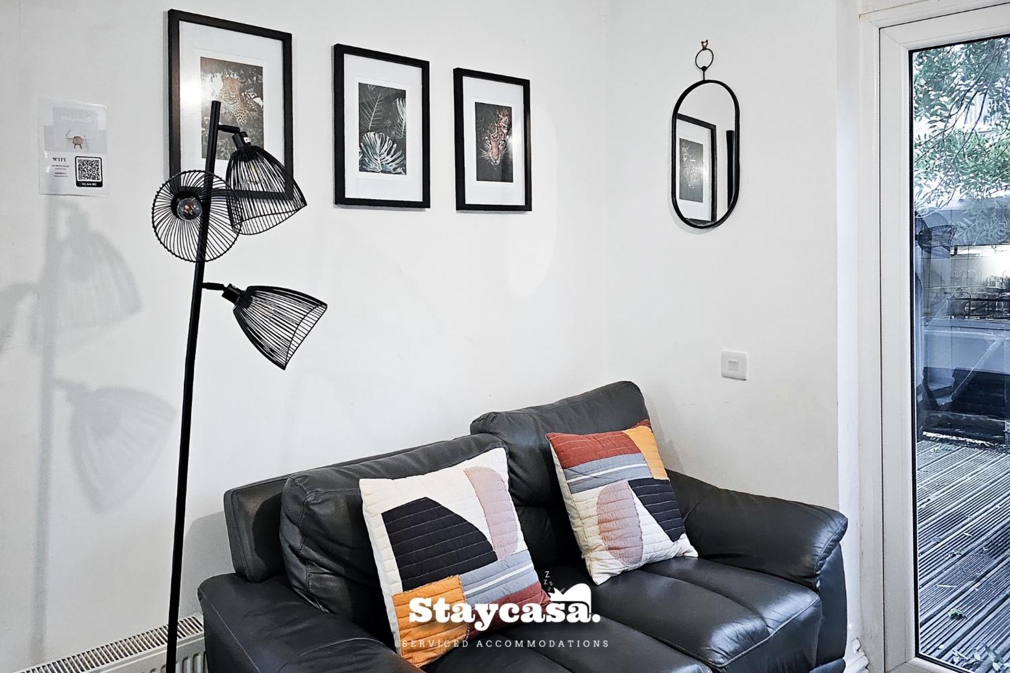 Charming 6-Bed Near Alexandra Park - Free Parking