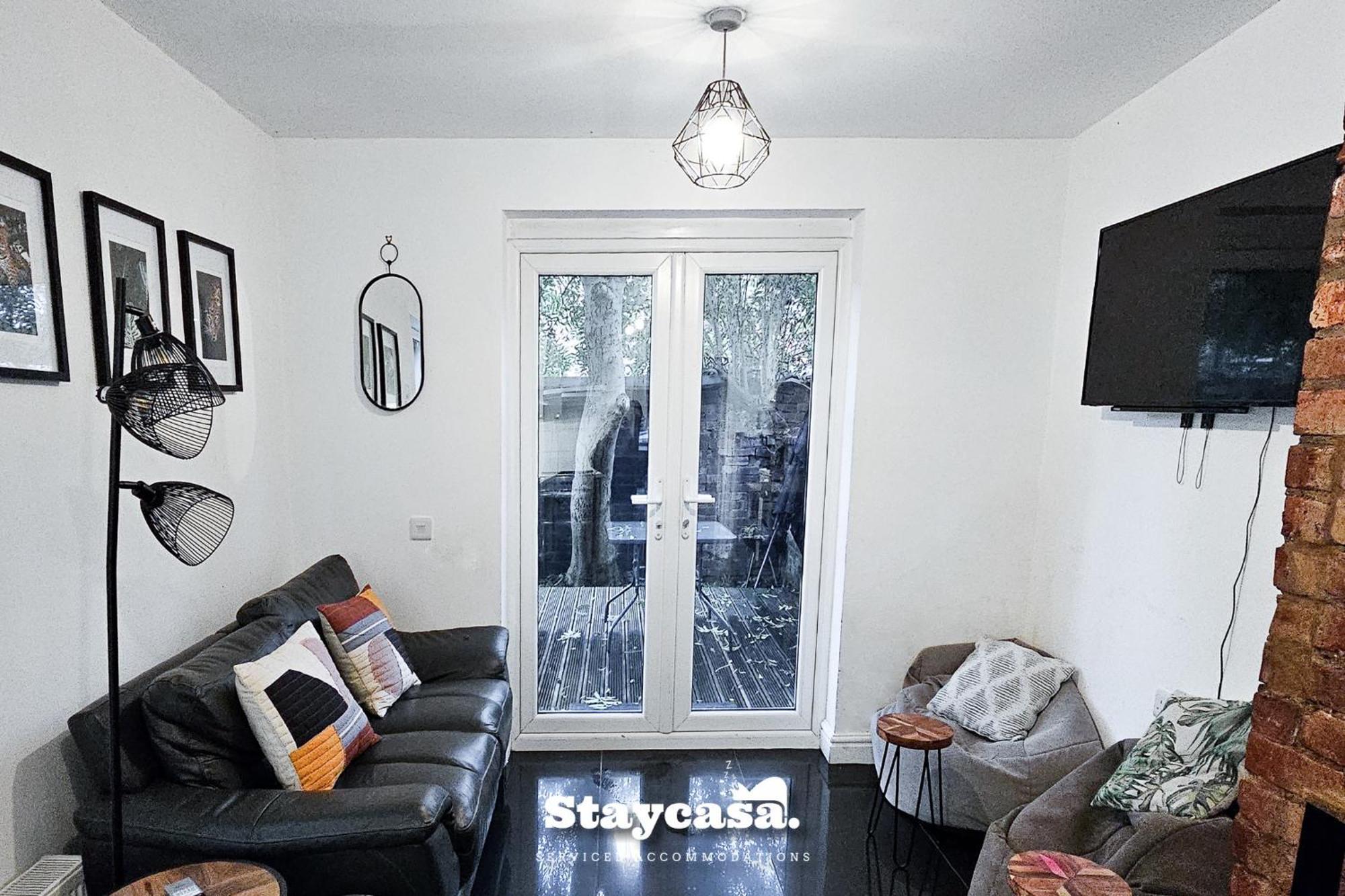 Charming 6-Bed Near Alexandra Park - Free Parking *