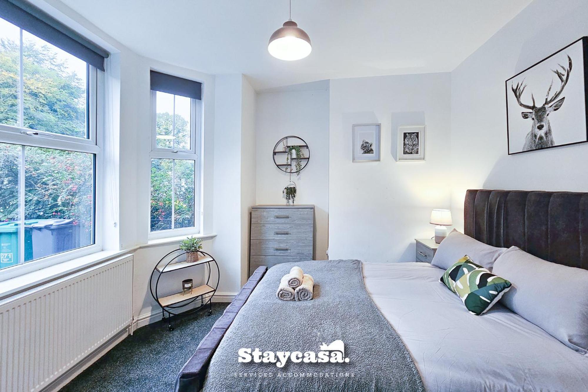 Charming 6-Bed Near Alexandra Park - Free Parking Vakantiehuis