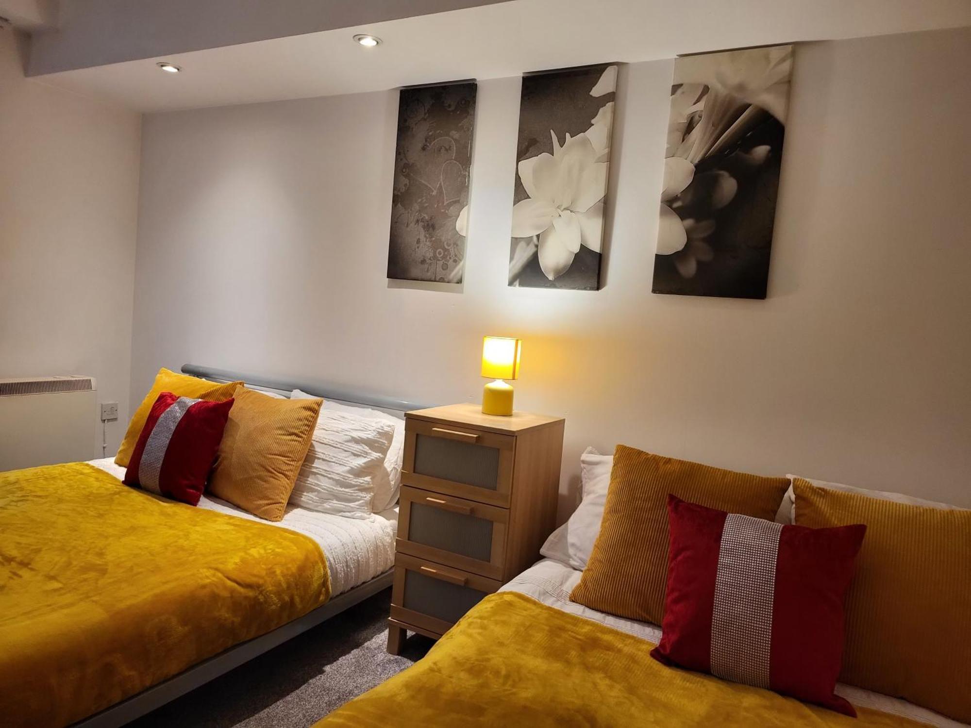 Apartment Luxury 2 Bed Apt On River, Wifi, Parking, Garden