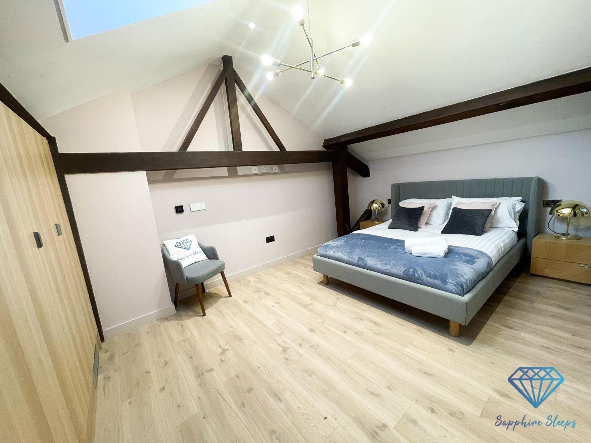 M1 Centre 3 Bed 3 Bath Luxe Penthouse Appartement *