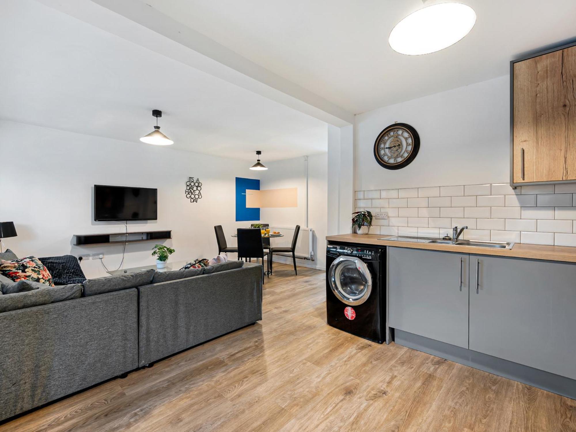Holiday home Pass The Keys Salford Haven 3-bed With Garden, Moments From Centre & Media *