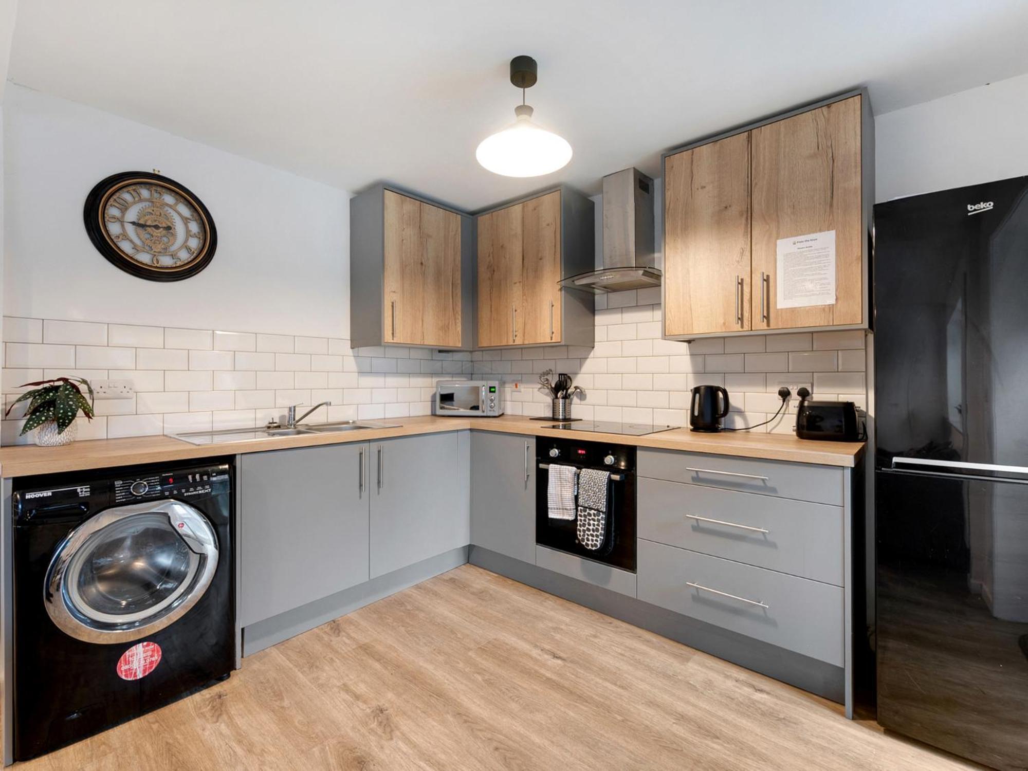 Pass The Keys Salford Haven 3-bed With Garden, Moments From Centre & Media * Manchester