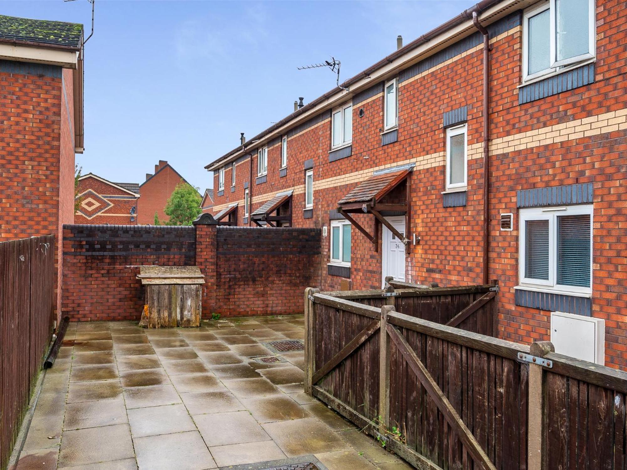 Pass The Keys Salford Haven 3-bed With Garden, Moments From Centre & Media Holiday home