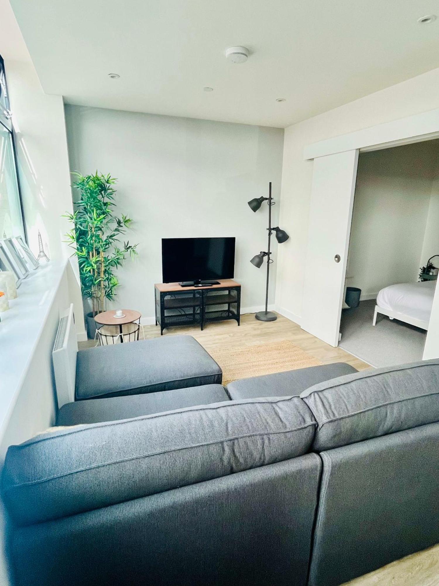 Fully Furnished One Bed In Old Trafford * Manchester