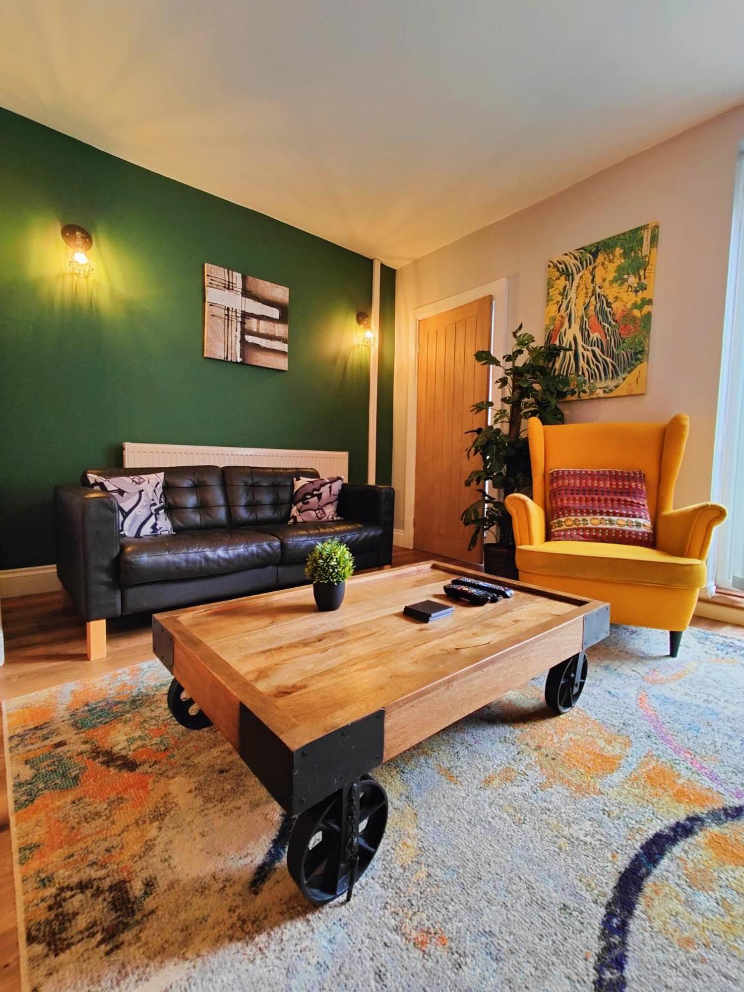 Lovely House In Great Location Apartment *