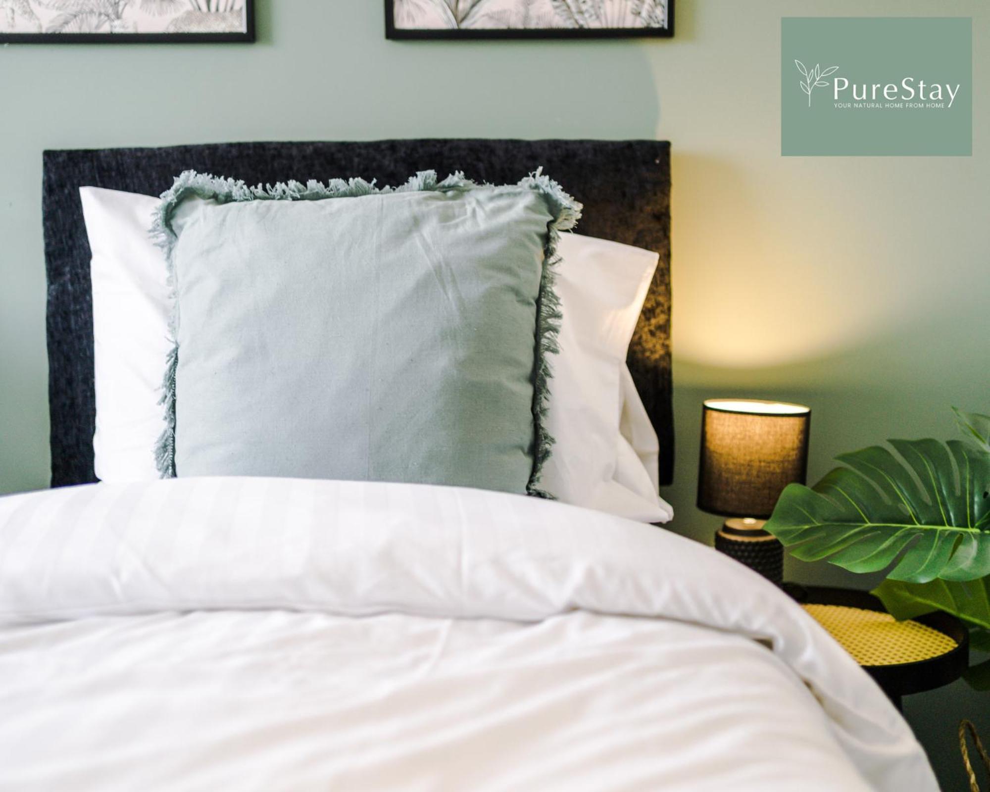 Stunning Two Bed By Purestay Short Lets & Serviced With Free Parking & Wifi Manchester