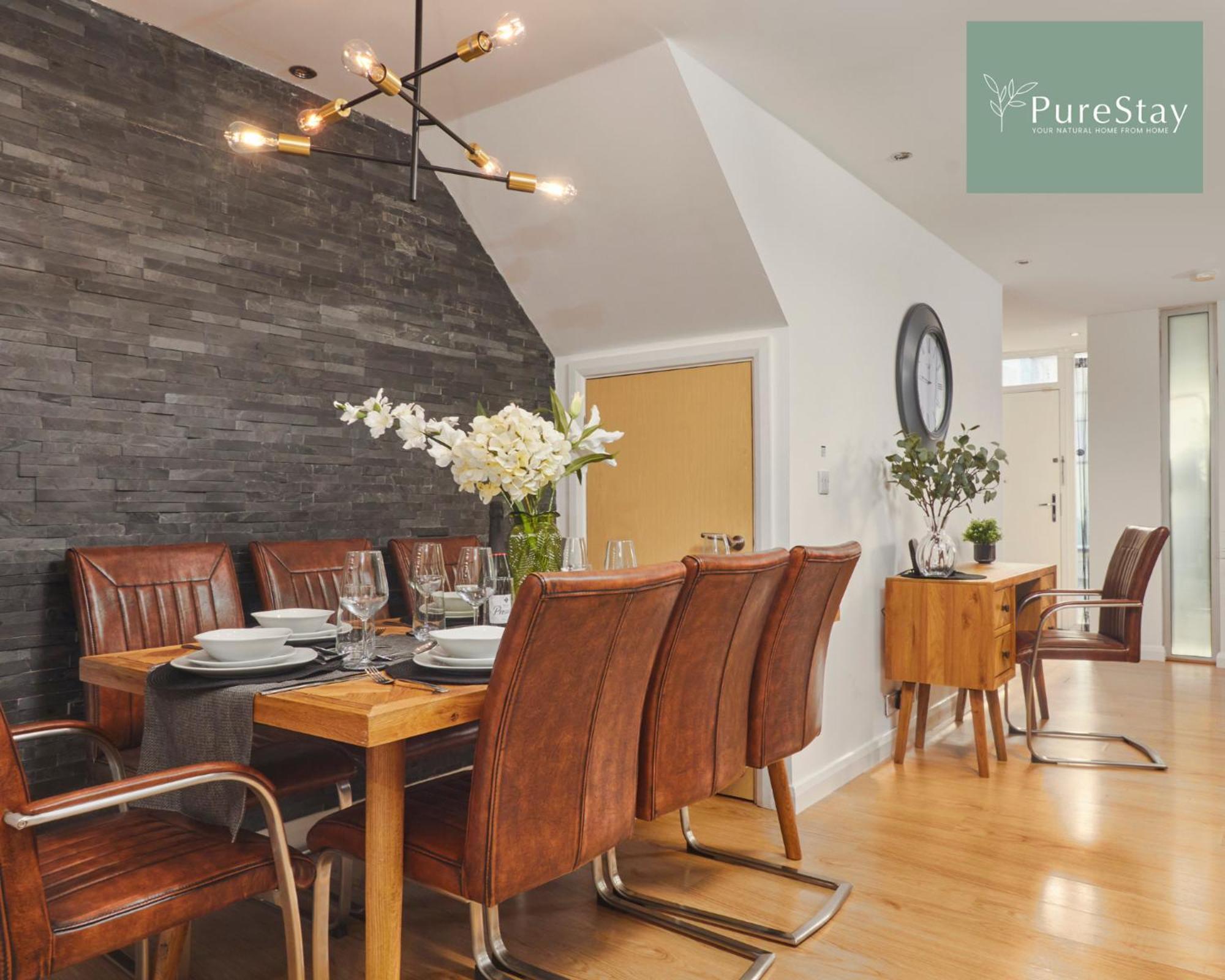 Holiday home Superb House Near Etihad With Free Parking Sleeps 8 *