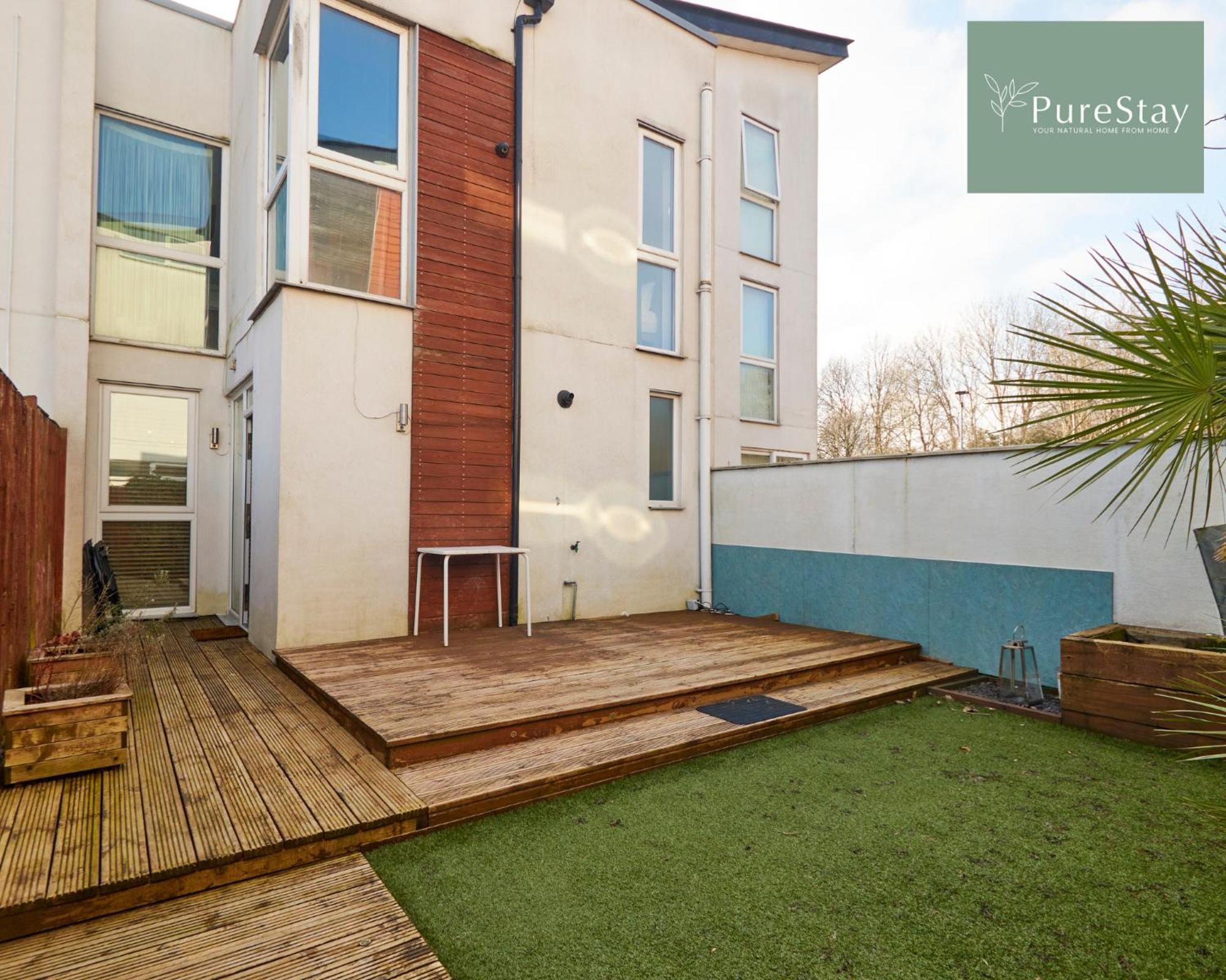 Holiday home Superb House Near Etihad With Free Parking Sleeps 8 Manchester
