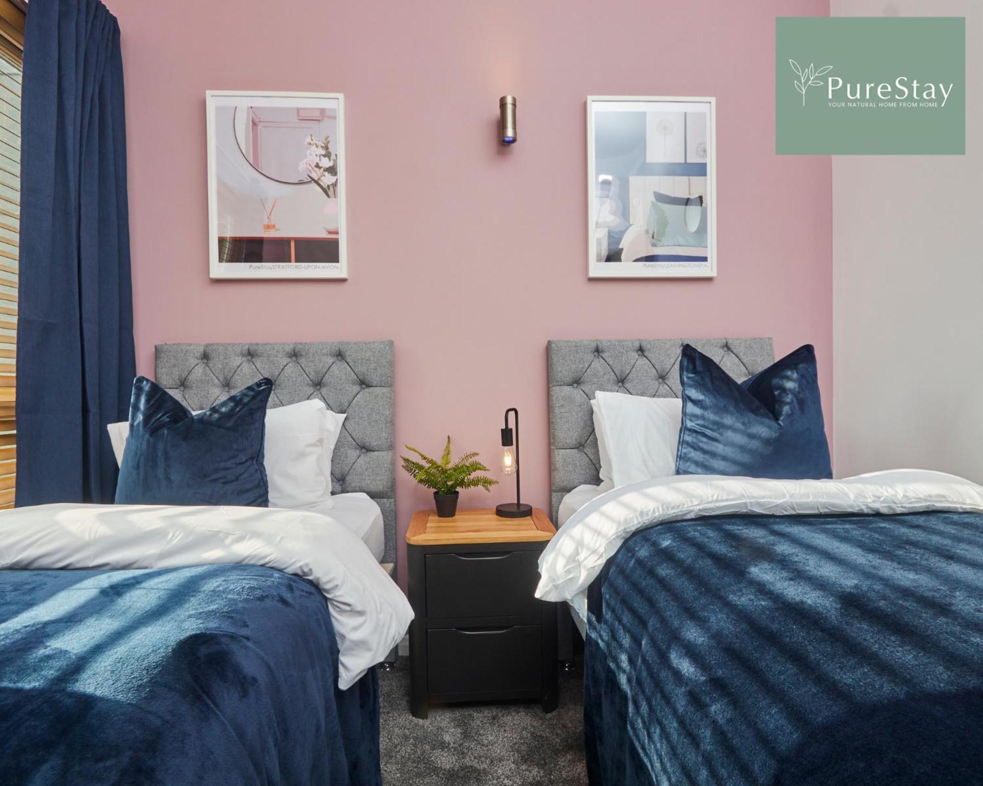 Superb House Near Etihad With Free Parking Sleeps 8 * Manchester