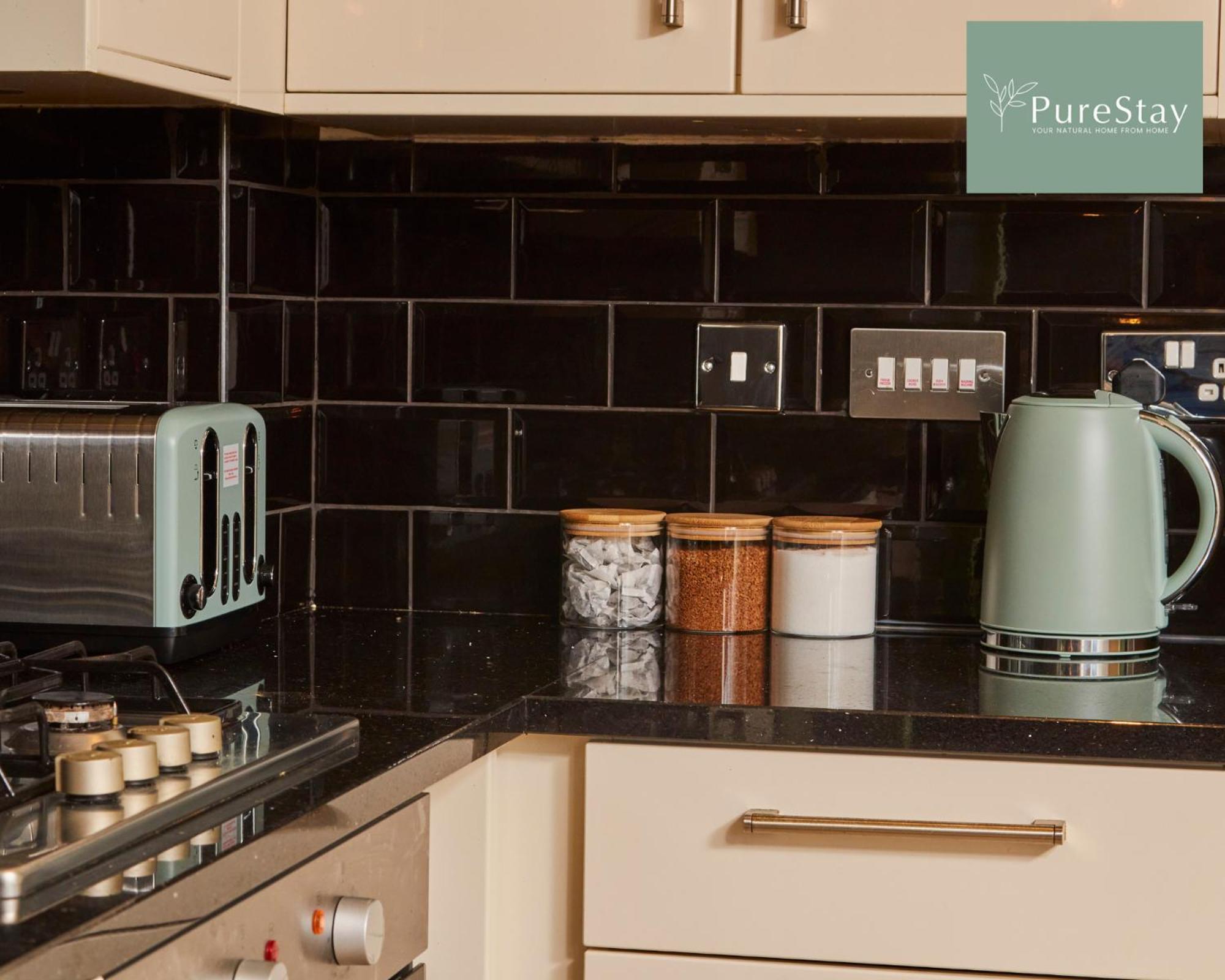 Holiday home Superb House Near Etihad With Free Parking Sleeps 8